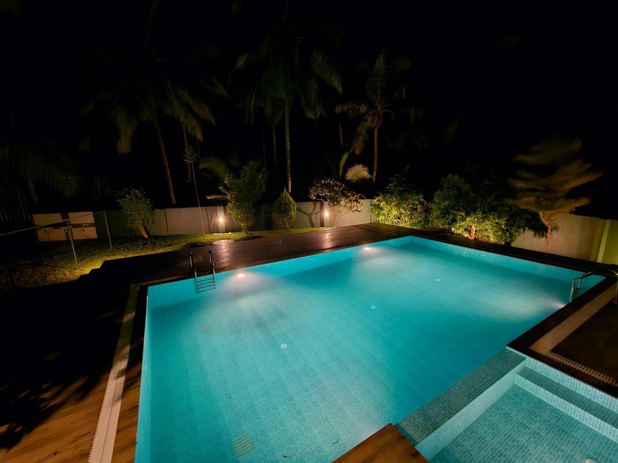Hotel Gopalapuram International Pollāchi Екстериор снимка