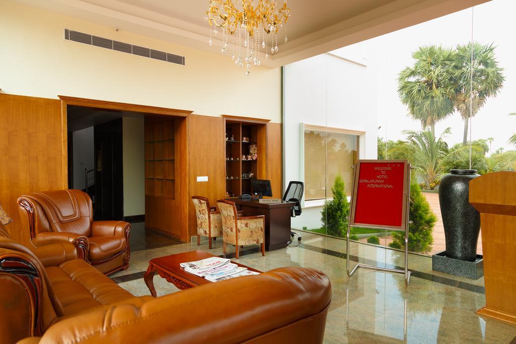 Hotel Gopalapuram International Pollāchi Екстериор снимка