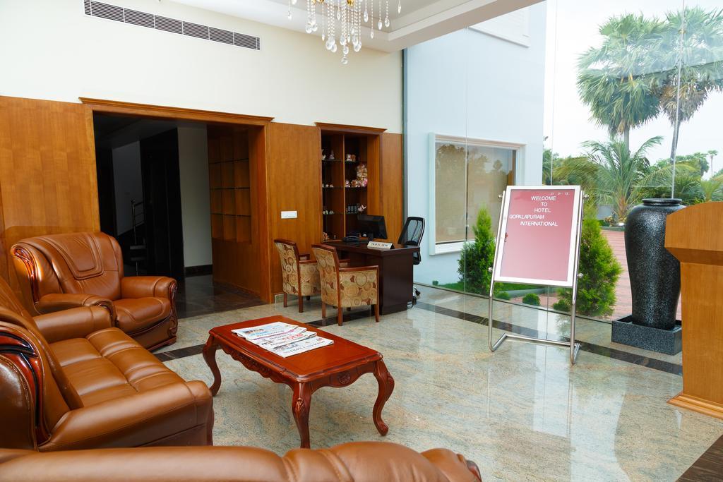 Hotel Gopalapuram International Pollāchi Екстериор снимка