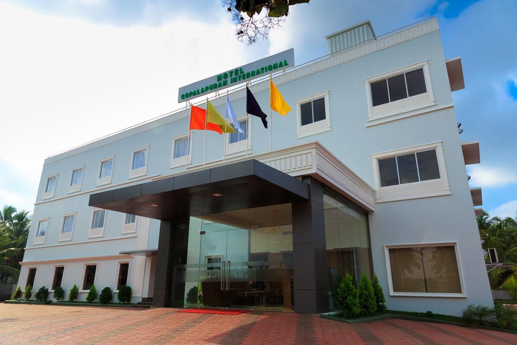 Hotel Gopalapuram International Pollāchi Екстериор снимка