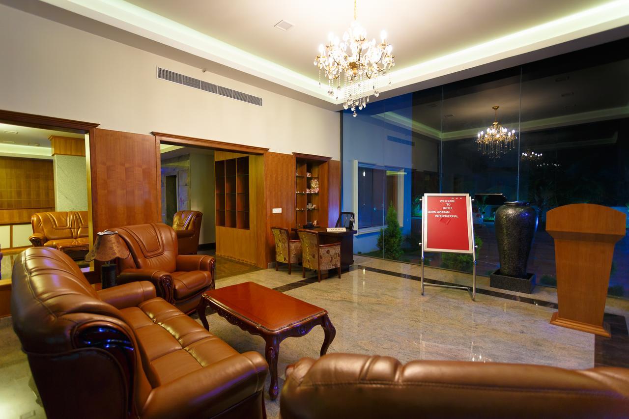 Hotel Gopalapuram International Pollāchi Екстериор снимка